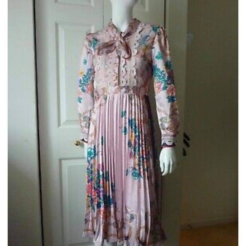 Dress - Picture 3 of 4